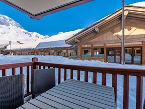 Himmel, Eigentum, Holz, Gebäude, Schnee, Zaun, Die Architektur, Schatten, Veranda, Haus