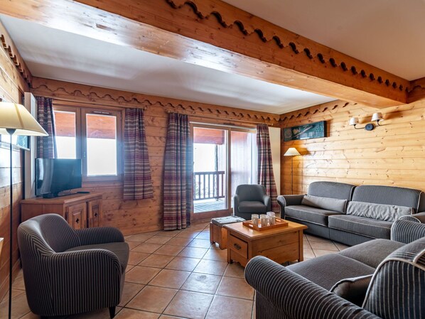 Möbel, Eigentum, Bilderrahmen, Fenster, Tabelle, Komfort, Holz, Interior Design, Die Architektur, Gebäude