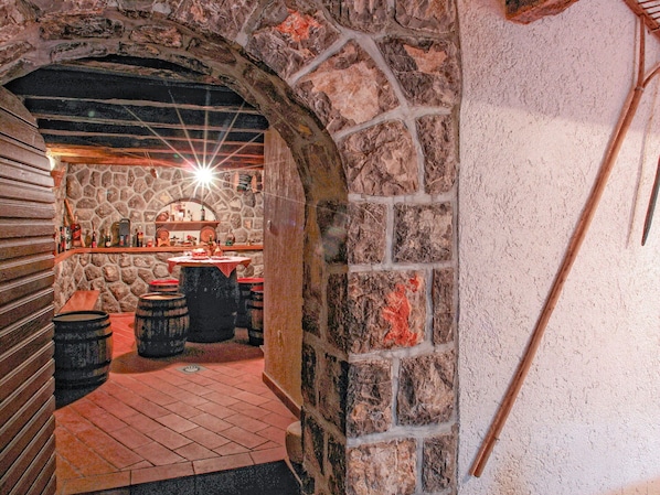 Fass, Gebäude, Holz, Mauerwerk, Wand, Backstein, Tönungen Und Schatten, Bogen, Metall
