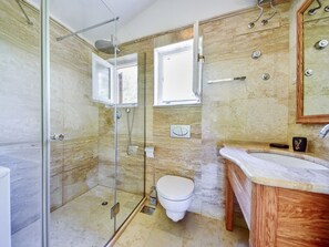 Luminaire Plomberie, Robinet, Évier, Lavabo, Armoire De Toilette, Salle De Bains, Fenêtre, Miroir, Tete De Douche, Violet