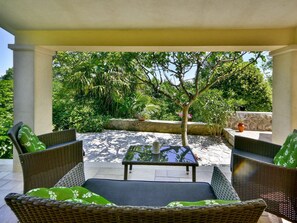 Propriété, Vert, Plante, Ombre, Rectangle, Design Intérieur, Mobilier De Jardin, Arbre, Paysage, Immobilier