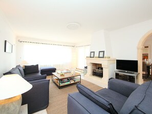 Pièce, Salon, Propriété, Meubles, Design Intérieur, Bâtiment, Maison, Table, Immobilier, Sol