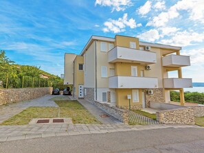 Cloud, Sky, Plant, Property, Building, Tree, House, Window, Urban Design, Biome