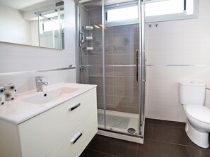 Spiegel, Zapfhahn, Badezimmerschrank, Sinken, Eigentum, Armatur, Gebäude, Weiss, Cabinetry, Badezimmer