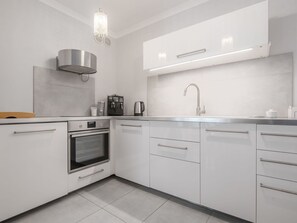 Comptoir, Cuisine, Appareil De Cuisine, Sol, Cabinetry, Principaux Appliance, Design Intérieur, Sol, Domicile, Électroménager