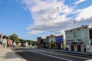 Downtown Suttons Bay