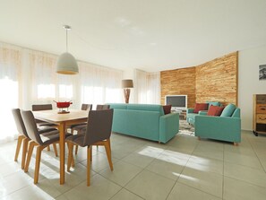 Meubles, Table, Canapé, Chaise, Confort, Éclairage, Cadre, Design Intérieur, Bâtiment, Sol