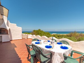 Ciel, Table, L'Eau, Meubles, Vaisselle, Station Balnéaire, Chaise, Bleu Azur, Plante, Mobilier De Jardin