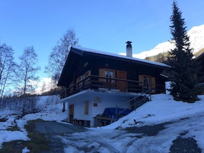 Sky, Snow, Plant, Window, Building, Tree, Slope, House, Cottage, Larch