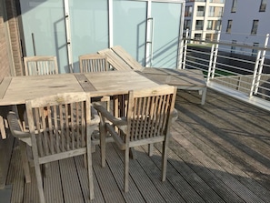 Meubles, Bâtiment, Chaise, Bois, Fenêtre, Sol, Table, Tache De Bois, Sol, Mobilier De Jardin