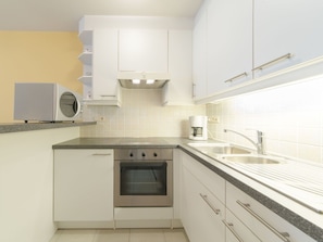 Countertop, Cabinetry, Tap, Furniture, Sink, Property, Building, Plumbing Fixture, Kitchen Sink, Kitchen