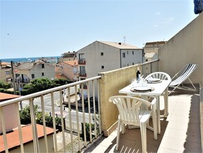 Ciel, Table, Meubles, Jour, Propriété, Plante, Montagne, Bleu Azur, Chaise, La Nature