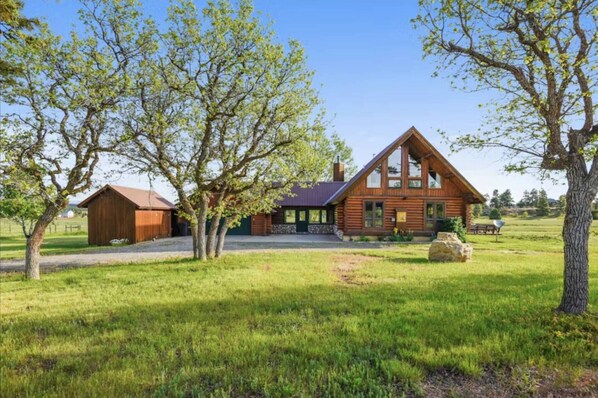 Beautiful Home in Field
