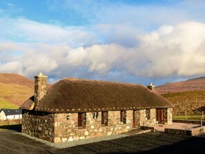 Cloud, Sky, Building, Window, Thatching, House, Land Lot, Natural Landscape, Cottage, Grass