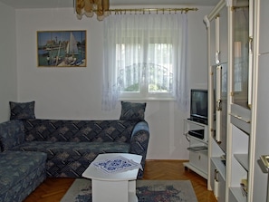 Canapé, Propriété, Meubles, Cadre, Fenêtre, Table, Confort, Salon, Bois, Design Intérieur
