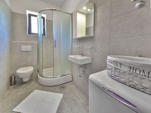 Flooring, Floor, Interior Design, Plumbing Fixture, Bathroom, Room, Ceiling, Tap, Plumbing, Sink