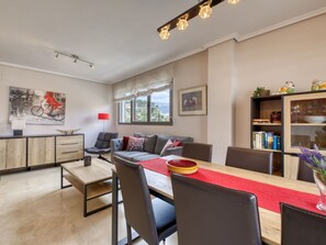 Tabelle, Möbel, Zimmerpflanze, Stuhl, Holz, Wohnzimmer, Interior Design, Couch, Die Architektur, Haus