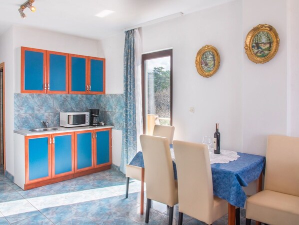 Meubles, Cabinetry, Table, Bleu, Bleu Azur, Cadre, Tiroir, Bâtiment, Maison, Architecture