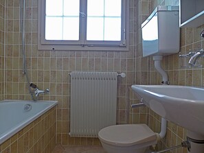 Armatur, Zapfhahn, Eigentum, Fenster, Badezimmer, Bad Sink, Lila, Badewanne, Sinken