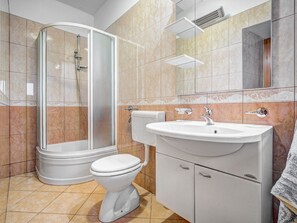 Marron, Miroir, Évier, Robinet, Propriété, Luminaire Plomberie, Photographier, Blanc, Lavabo, Salle De Bains