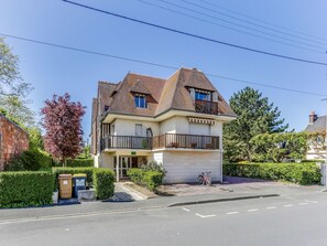 Ciel, Plante, Bâtiment, Propriété, Fenêtre, Arbre, Maison, Surface De La Route, Lot Terre, Asphalte