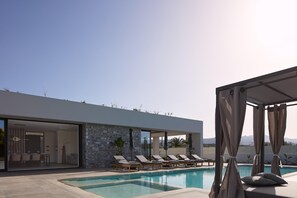 A private pickleball court is available for you.
