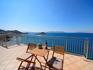 Water, Sky, Furniture, Azure, Wood, Outdoor Furniture, Architecture, Chair, Fence, Outdoor Table
