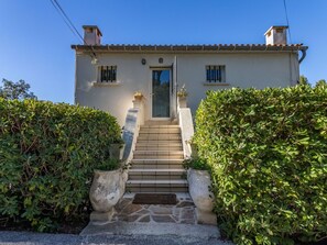 Plant, Sky, Window, Property, Building, Stairs, Door, Vegetation, House, Land Lot