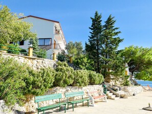 Plante, Ciel, Bâtiment, Propriété, Fenêtre, Maison, Botanique, Arbre, Chalet, Extérieur Banc