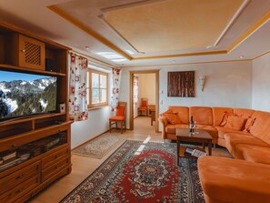 Furniture, Lighting, Couch, Architecture, Living Room, Interior Design, Wood, Flooring, Floor, Picture Frame