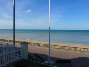 Wasser, Himmel, Wolke, Eigentum, Azurblau, Schatten, Küsten Und Ozeanische Forms, Linie, Horizont, Grundeigentum