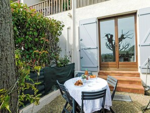 Outdoor Furniture, Chair, Flowerpot, Shade, Houseplant, Balcony, Outdoor Table, Yard, Backyard, Eco Hotel