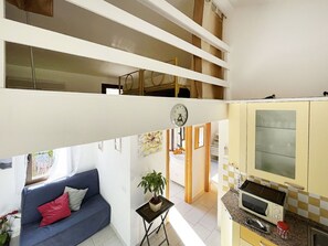 Möbel, Eigentum, Couch, Komfort, Gebäude, Zimmerpflanze, Tabelle, Wohnzimmer, Beleuchtung, Interior Design