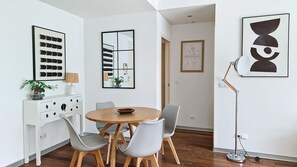Experience a contemporary haven at Upscale 2. Beyond the door lies a world of modern charm and inviting style, blending seamlessly with Funchal's vibrant atmosphere. Your unforgettable escape awaits. #stylish #funchal #modern