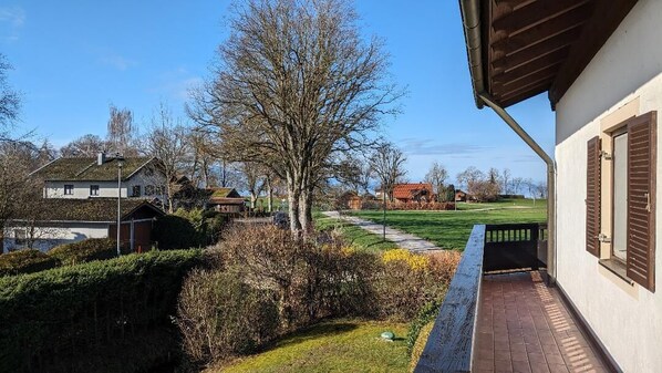 Ferienwohnung in 150m Nähe zum Chiemsee-Blick zum Chiemsee