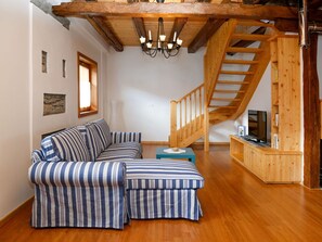 Bâtiment, Meubles, Fenêtre, Cadre, Confort, Bois, Canapé, Design Intérieur, Sol, Salon