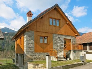 Wolke, Himmel, Gebäude, Pflanze, Fenster, Holz, Haus, Grundstueck, Baum, Hütte