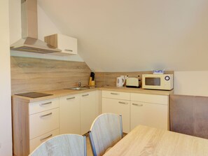 Cabinetry, Property, Countertop, Furniture, Drawer, Wood, Building, Kitchen, Chair, Interior Design