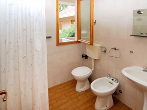 Spiegel, Eigentum, Armatur, Sinken, Badezimmer, Bad Sink, Grün, Lila, Zapfhahn, Pflanze