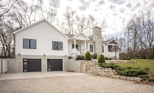 Large Michiana Home close to private HOA beaches