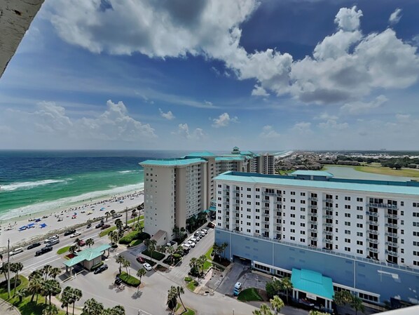 Welcome to Surfside #1610