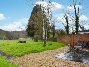 Sitting room | Polecat Barn - Lewes Retreats, Plumpton Green, near Lewes