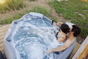 Bañera de hidromasaje al aire libre