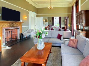 Living area | The Mansion House at Kirkhill, Gorebridge, near Edinburgh