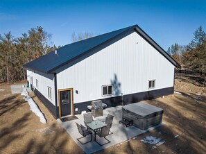 Patio with Hot Tub + Propane Grill