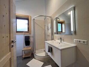 Mirror, Tap, Plumbing Fixture, Sink, Bathroom Sink, Property, Furniture, Building, Bathroom, Purple