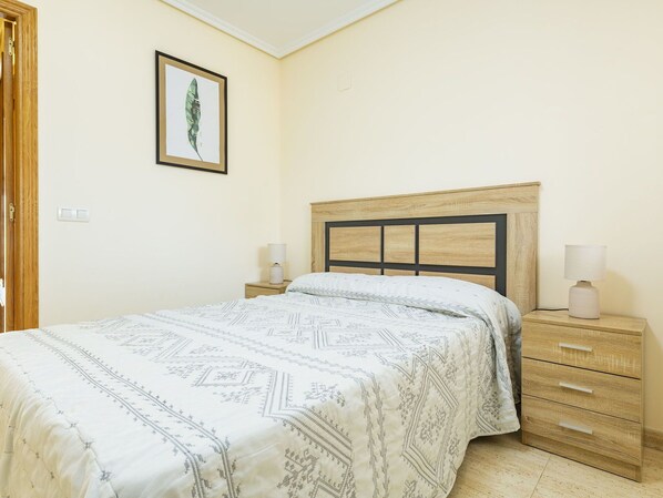 Möbel, Eigentum, Gebäude, Komfort, Bettrahmen, Holz, Cabinetry, Interior Design, Schublade, Fussboden