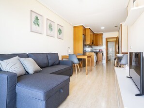 Eigentum, Möbel, Couch, Komfort, Gebäude, Interior Design, Holz, Wohnzimmer, Fussboden, Flooring