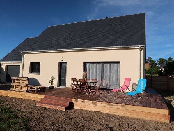 Ciel, Propriété, Bâtiment, Fenêtre, Plante, Ombre, Maison, Chalet, Porte, Nuage