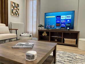 Living room, All TV's include Hulu/Disney+/ESPN package